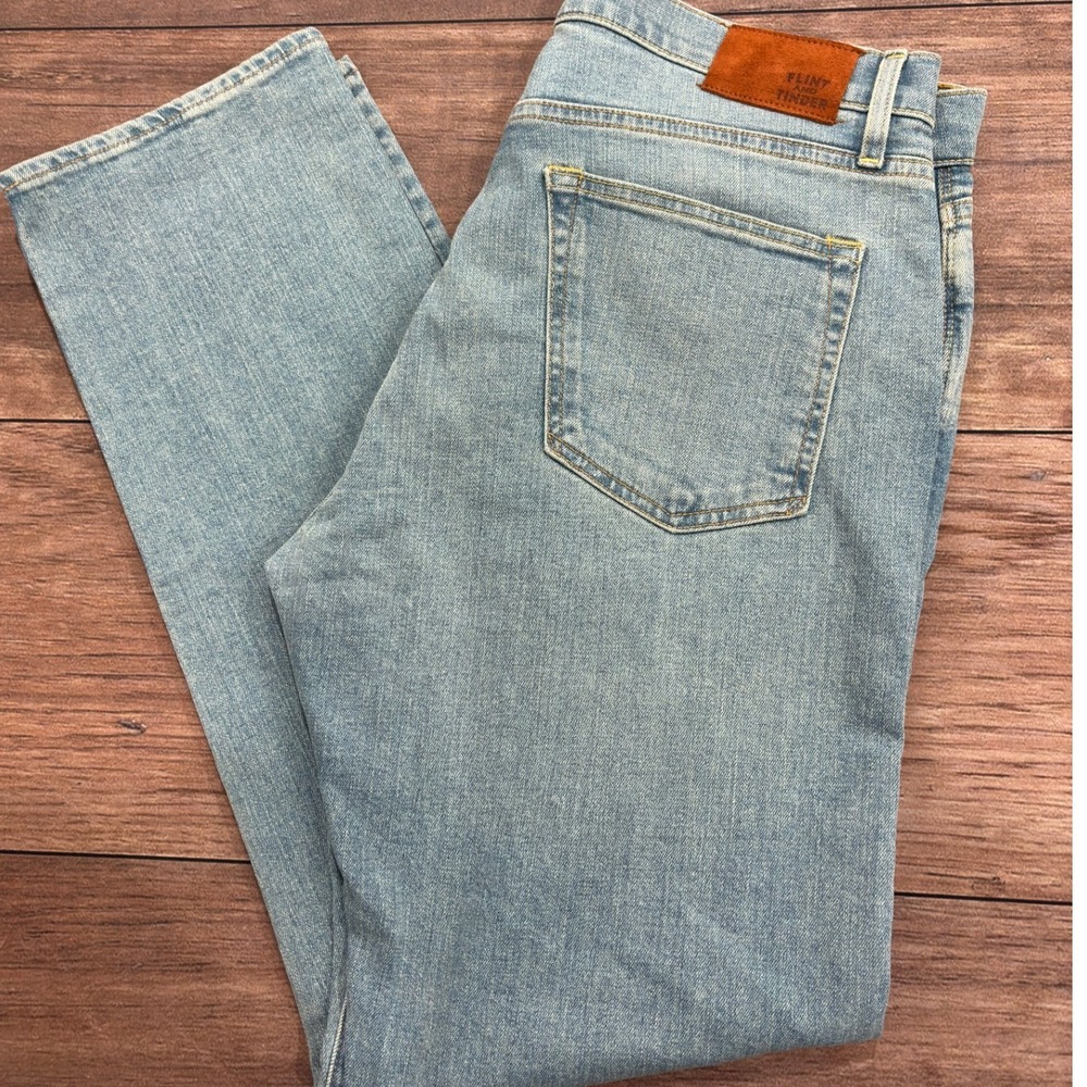 Flint and Tinder Mens Straight Leg Jeans Light Wash Denim MADE IN USA 34x32